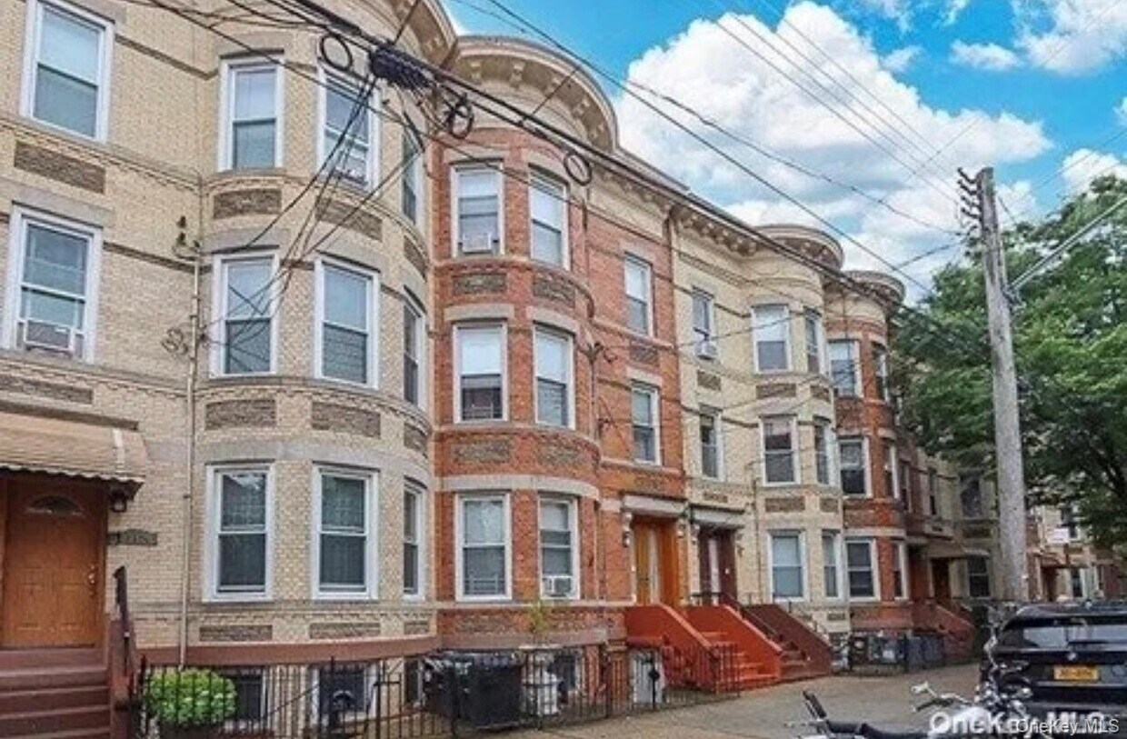 Building Photo - 59-22 Catalpa Ave
