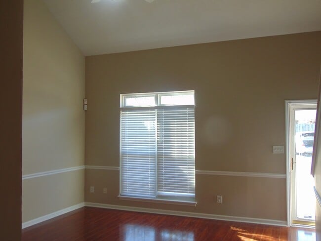 Building Photo - Nice  Townhome/Condo Columbia County