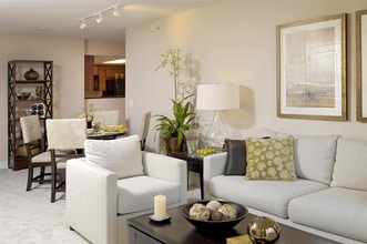 Building Photo - Parc Rosslyn Apartments