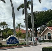 Building Photo - 10420 SW 158th Ct