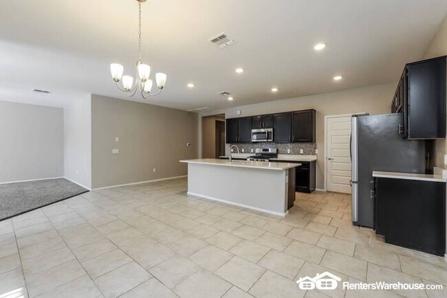 Foto del edificio - Spacious updated 4 Bed, 2 Bath home in Tucson