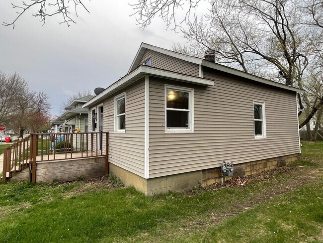 Building Photo - 686 McAlister St