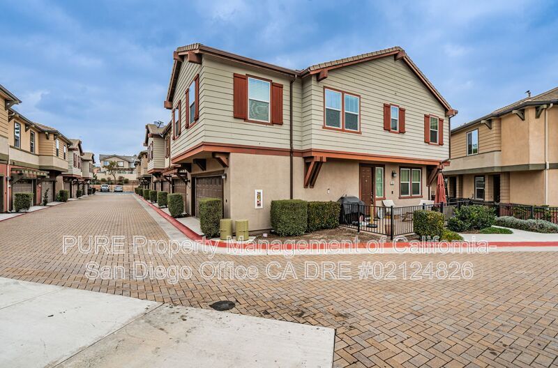 Primary Photo - 1533 Champion Ln