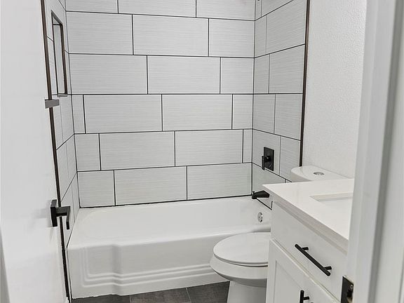 Foto del edificio - 3476 High Vista Dr