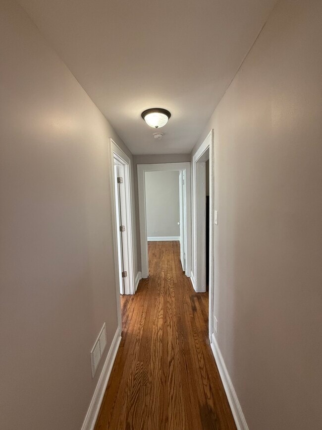 Foto del edificio - 3901 W Division St