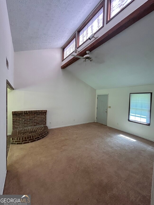 Building Photo - 415 Lexington Heights