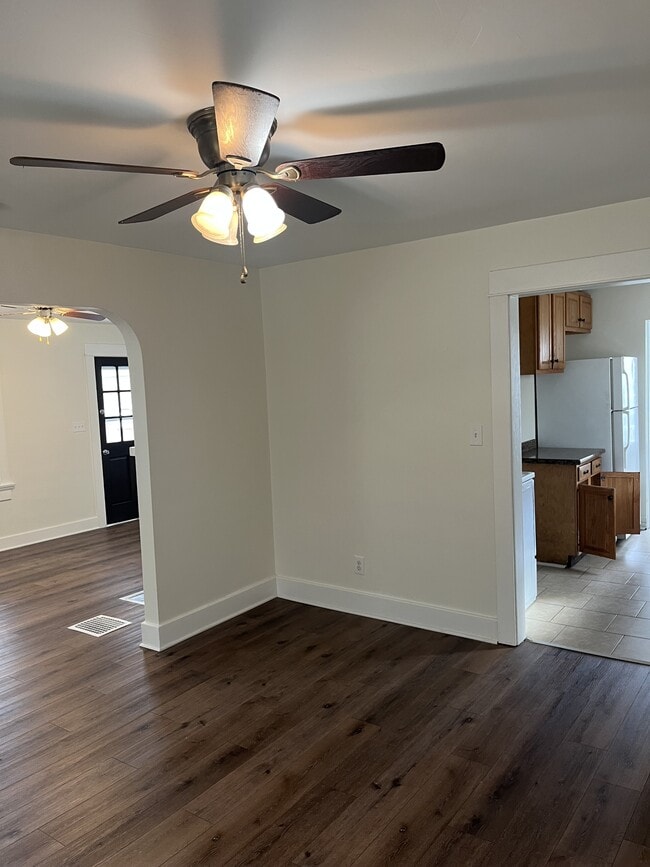 Building Photo - 1925 Brookline Ave