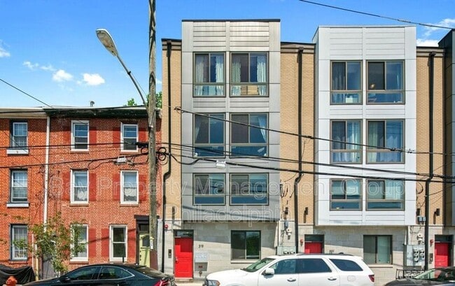 Building Photo - 319 E Allen St