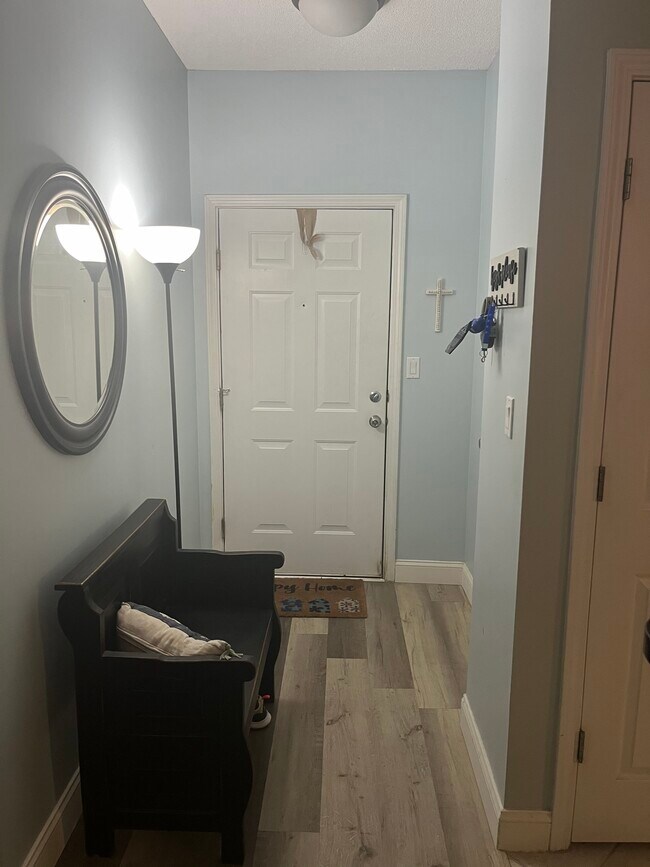 Entryway - 2208 Walden Park Dr