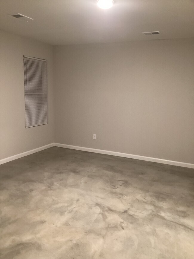 Foto del edificio - 4483 Sunny View Dr