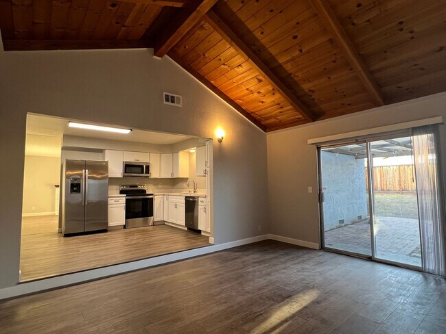 Building Photo - Beautifully Renovated 3 Bedroom 2 Bath Home in North San Jose