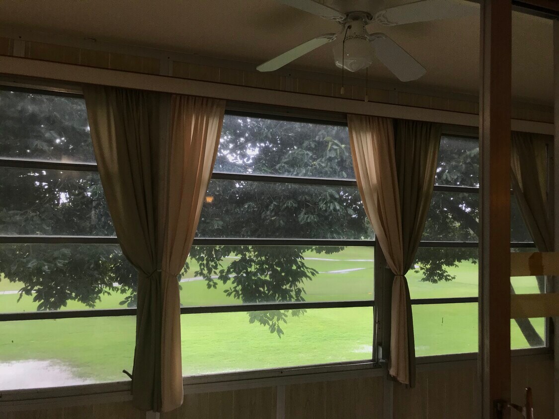 Screened in Patio - 12650 SW 6th St