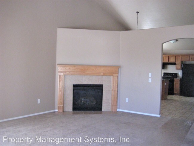 Building Photo - 5742 Mirror Lake Dr