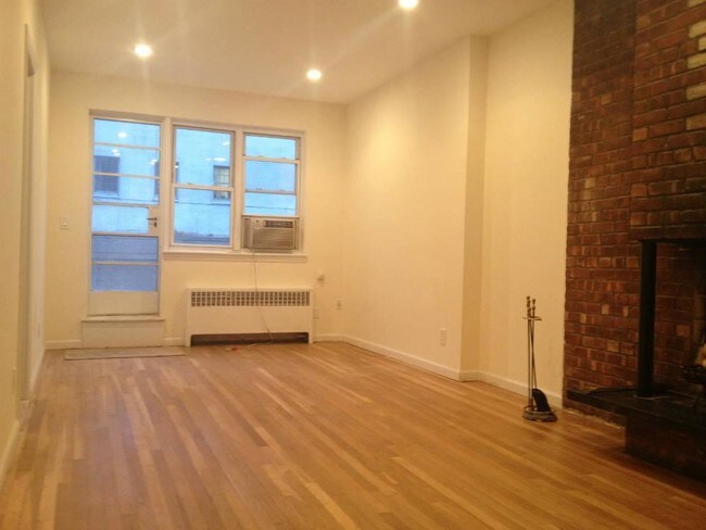 Building Photo - 1144 2nd Ave