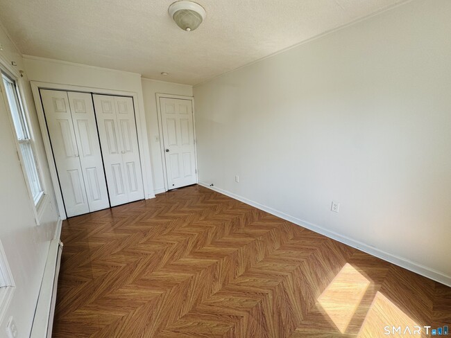 Foto del edificio - 260 Bunker Ave