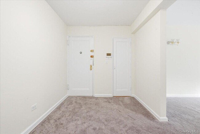 Building Photo - 82-40 Austin St