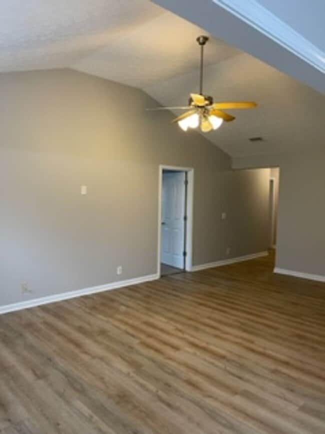 Building Photo - Lovely 3 Bed 2 Bath Home in Antioch - New ...