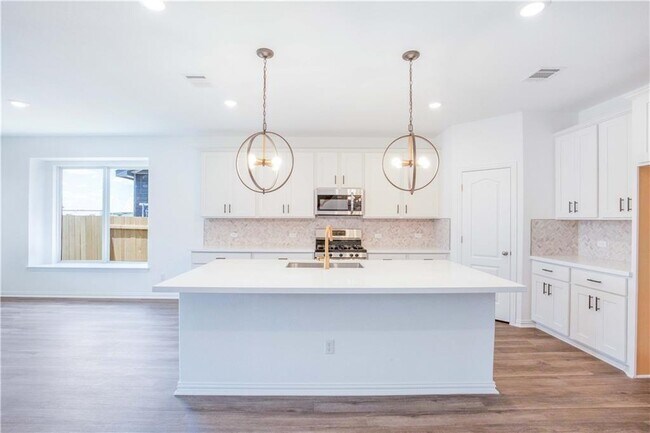 Building Photo - 17913 Clairess Ln