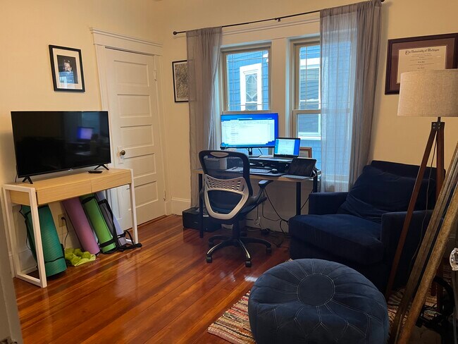 Foto del edificio - 71 Prichard Ave