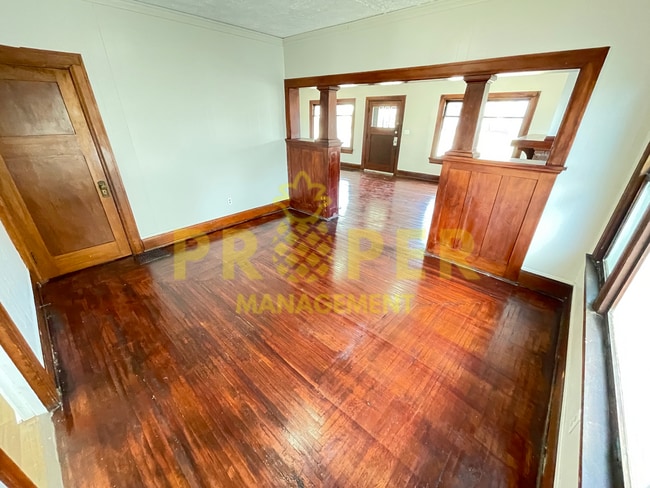 Building Photo - Large 4-Bedroom, 1.5-Bath Home with Fenced...