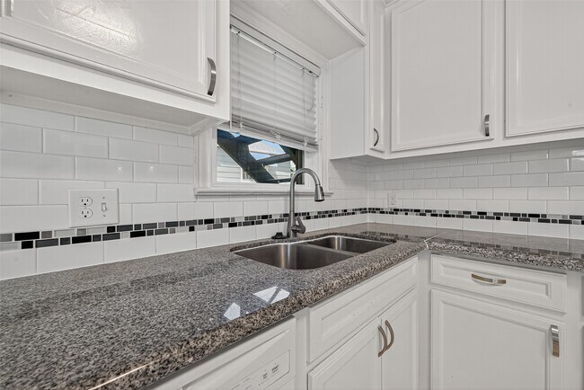 Foto del edificio - 2328 McClendon St