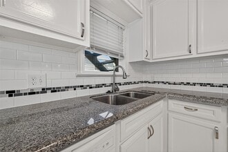 Building Photo - 2328 McClendon St