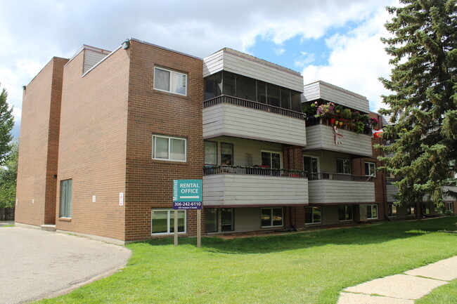 Building Photo - Lynden Court Apartments