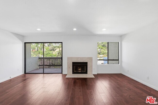 Foto del edificio - 2018 Griffith Park Blvd