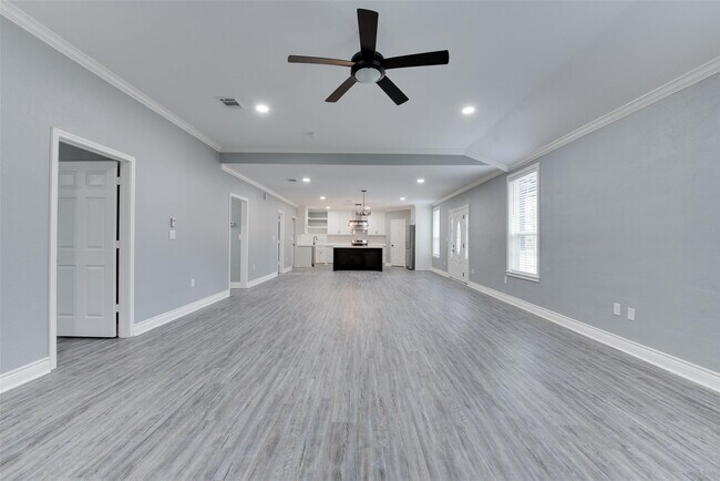 Foto del edificio - 10622 Rustling Oaks Dr