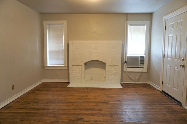 Foto del edificio - 1 Bed 1 Bath in the Gast Height in NE OKC