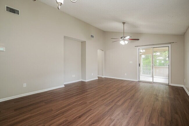 Building Photo - 4343 Hanging Moss Dr