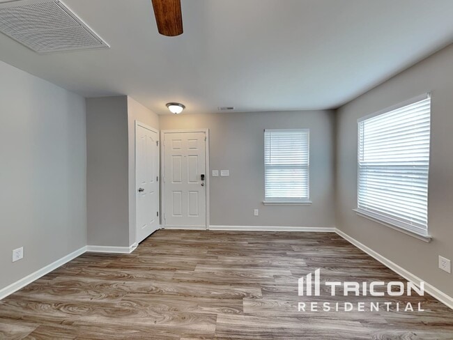 Building Photo - 937 Anchor Way NE