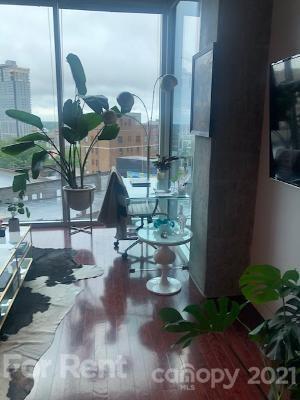 Foto del edificio - 301 S Davidson St