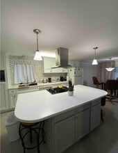 Building Photo - 73390 Broadmoor Dr