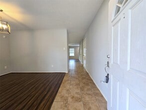 Building Photo - 1423 Stone Bluff Dr