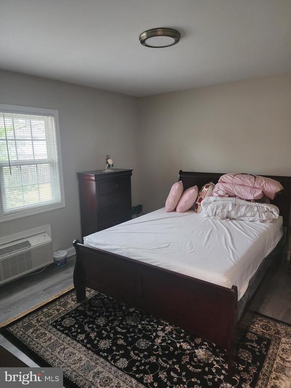 Foto del edificio - 110 N College Dr