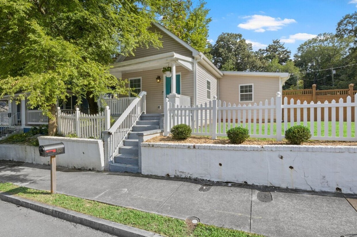 Primary Photo - Exclusive Homes Minutes From Downtown and ATL