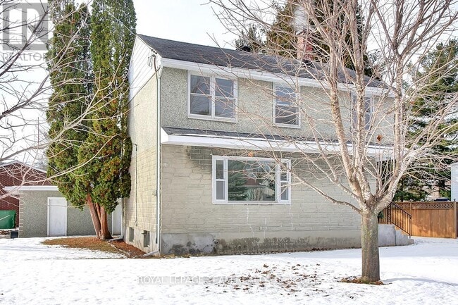 Building Photo - 1151 Normandy Crescent