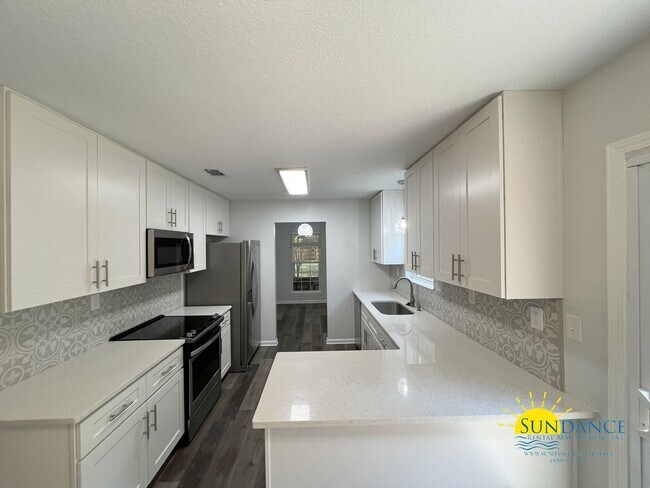 Building Photo - Beautifully Renovated 4-Bedroom Home on a ...