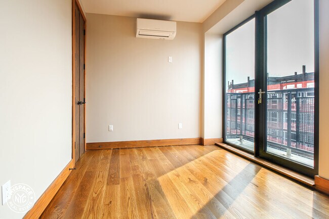 Foto del edificio - 865 Willoughby Ave