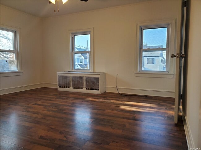 Building Photo - 40 Amity St