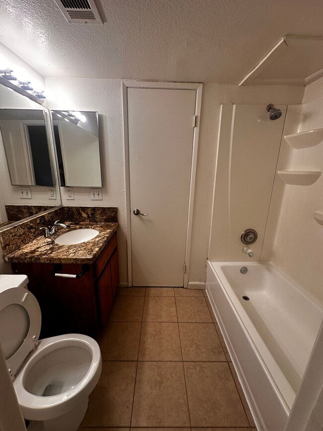 Foto del edificio - 4701 Beechwood St