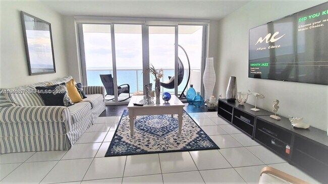 Building Photo - 3140 S Ocean Dr