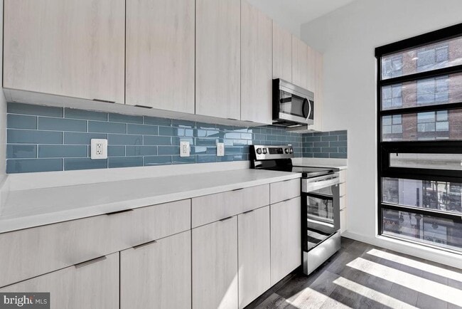 Building Photo - 506 H St NE