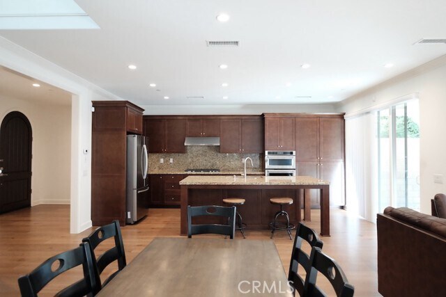 Building Photo - 127 Espina