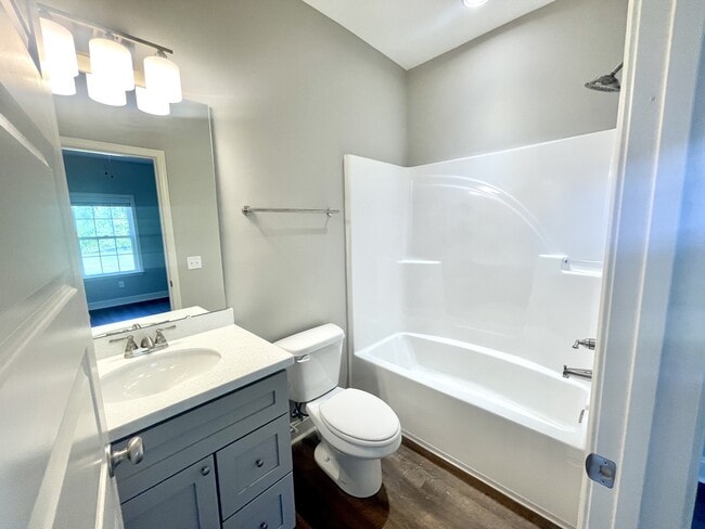 Foto del edificio - 227 Firefly Ln