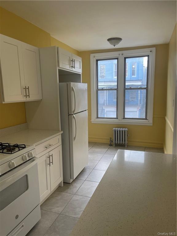 Photo - 1366 Clay Ave Apartment
