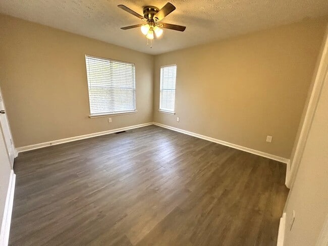 Building Photo - 3864 Creekbank Cove