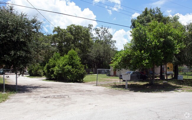 Building Photo - 11727 N 14th St