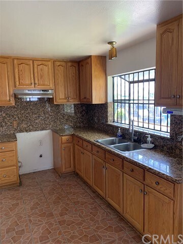 Foto del edificio - 2165 W 31st St